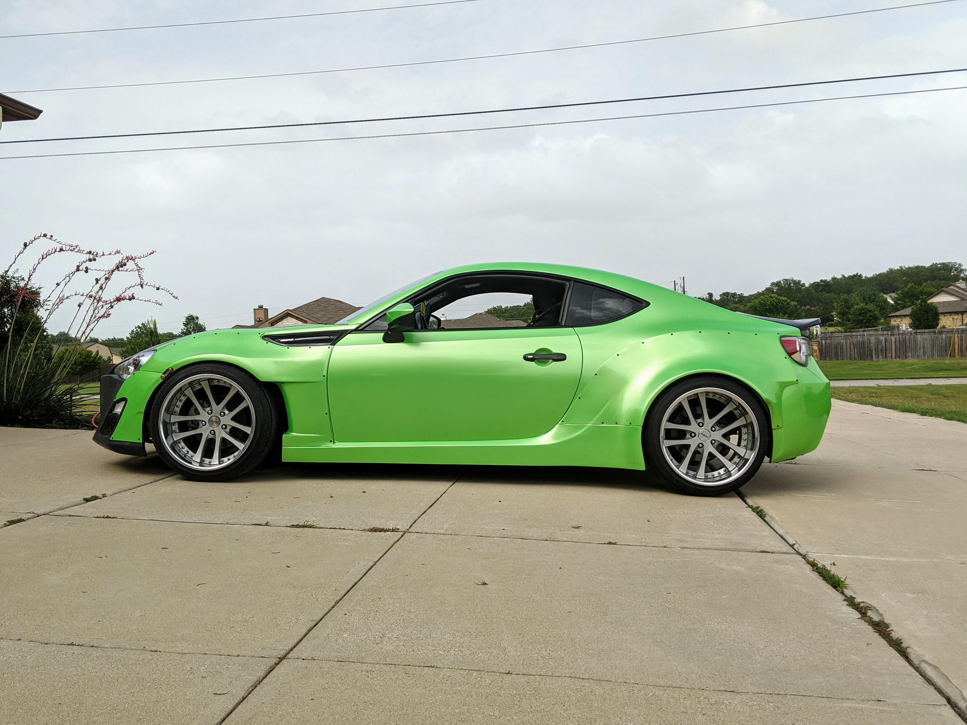 Avery SWF – Pearl Light Green Gloss