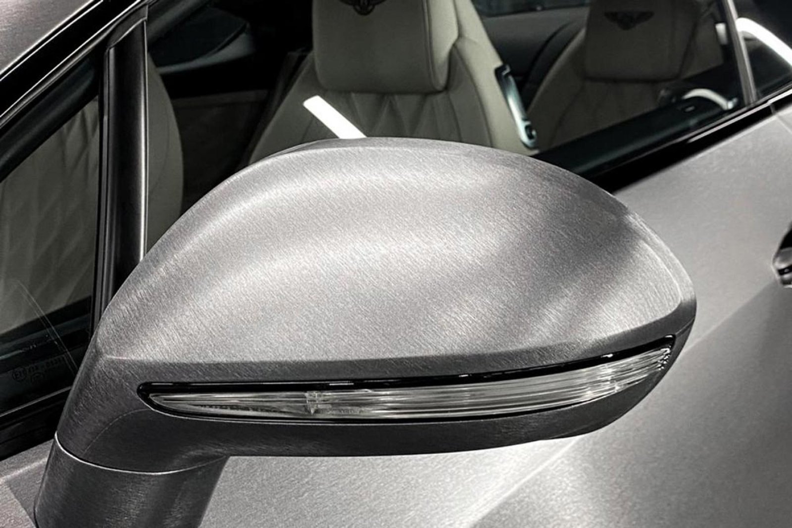 Avery Dennison® SWF – Titane Brossé Satiné